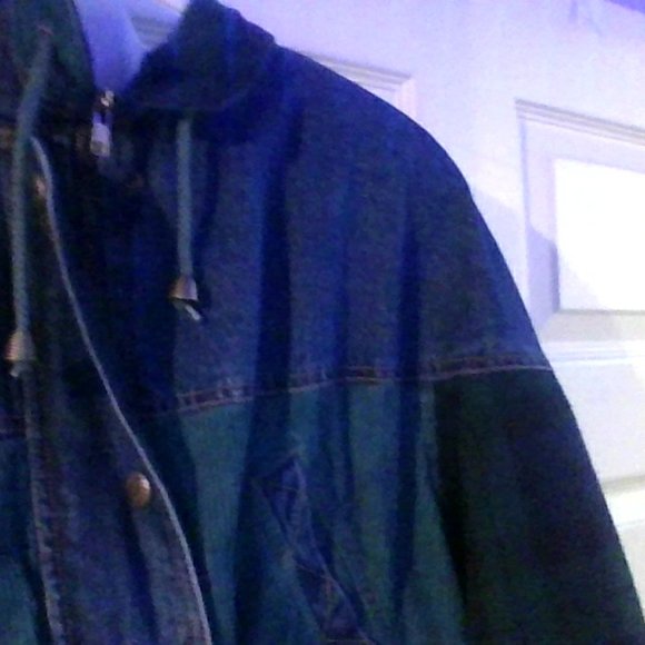 denim jacket with flanel design on inside and on patches of it - Picture 3 of 5